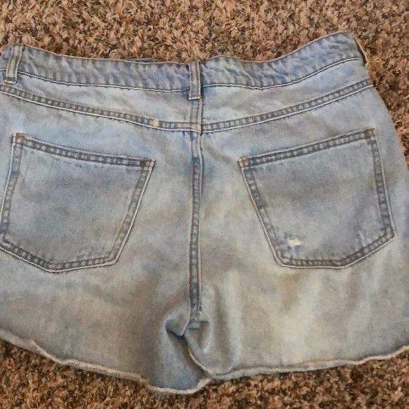 Denim shorts - Picture 2 of 3